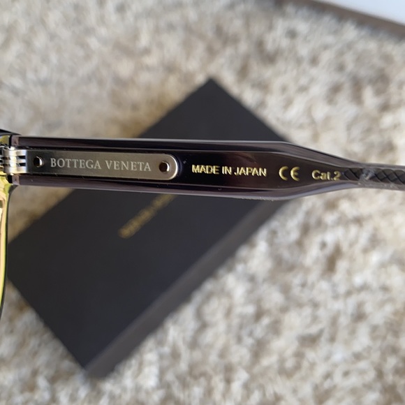 Bottega Venetta Black Round sunglasses - Picture 5 of 8